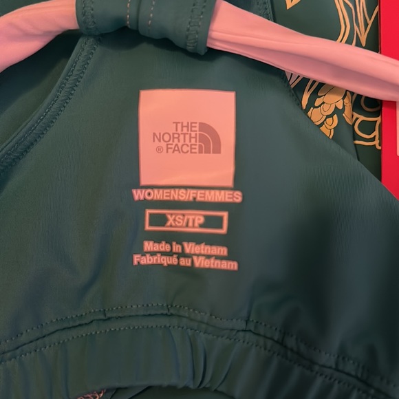 NWT The North Face Swim Top - Picture 7 of 7